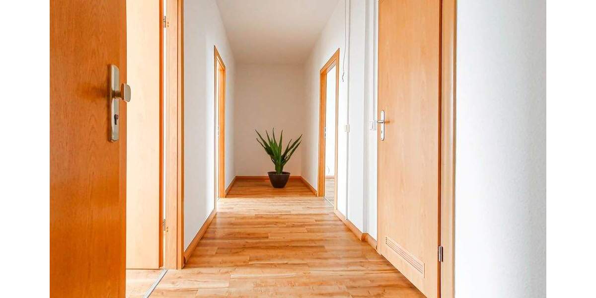 Etagenwohnung Zwickau Eckersbach - 3 Zimmer, 71 m&sup2;, 412&euro; | Angebot:25771300