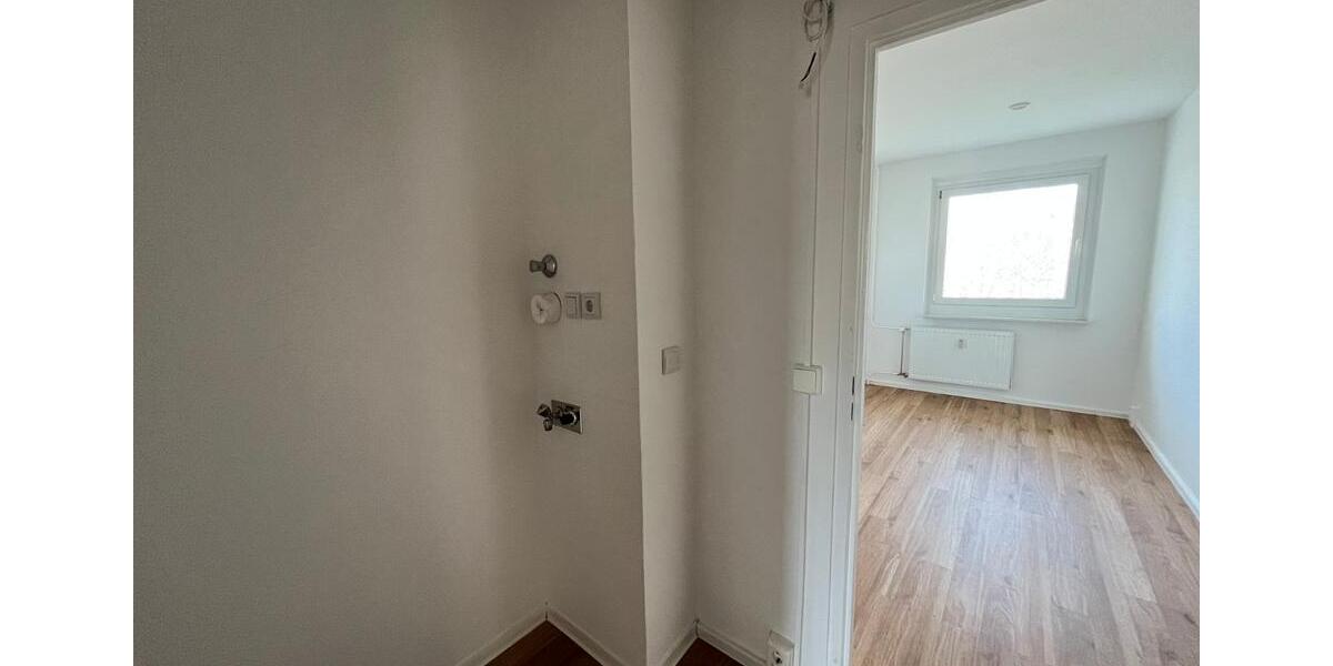 Etagenwohnung Zwickau Neuplanitz - 4 Zimmer, 90 m&sup2;, 449&euro; | Angebot:22043023
