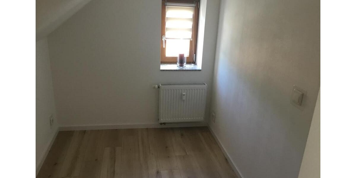 Dachgeschoßwohnung Zwickau Cainsdorf - 4 Zimmer, 53 m&sup2;, 510&euro; | Angebot:26629615