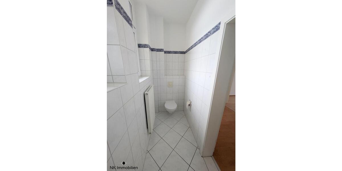 Etagenwohnung Zwickau - 8 Zimmer, 222 m&sup2;, 1.350&euro; | Angebot:25945632