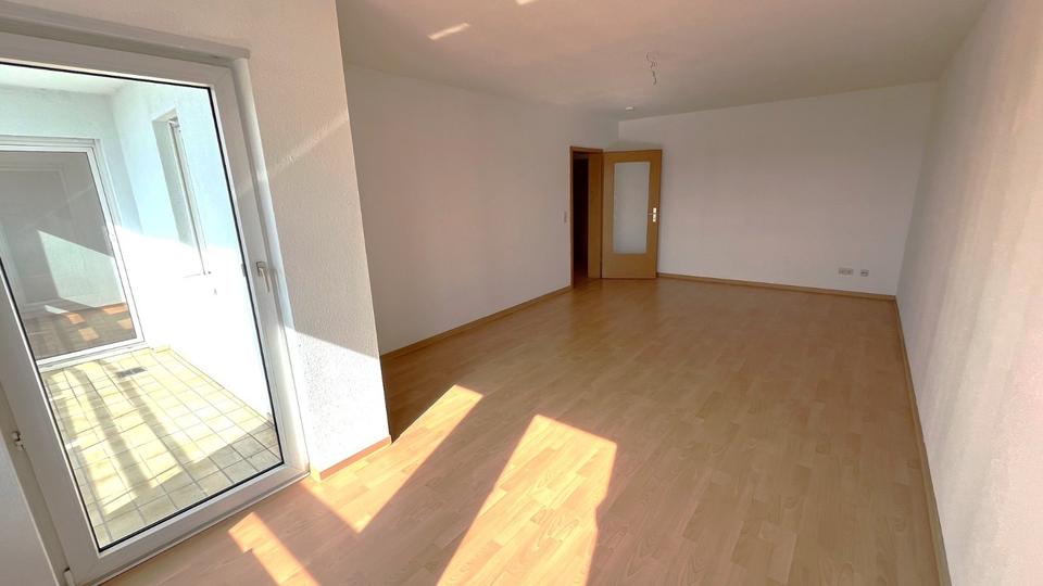 Dachgeschoßwohnung Zwickau Auerbach - 2 Zimmer, 66 m&sup2;, 480&euro; | Angebot:25438235