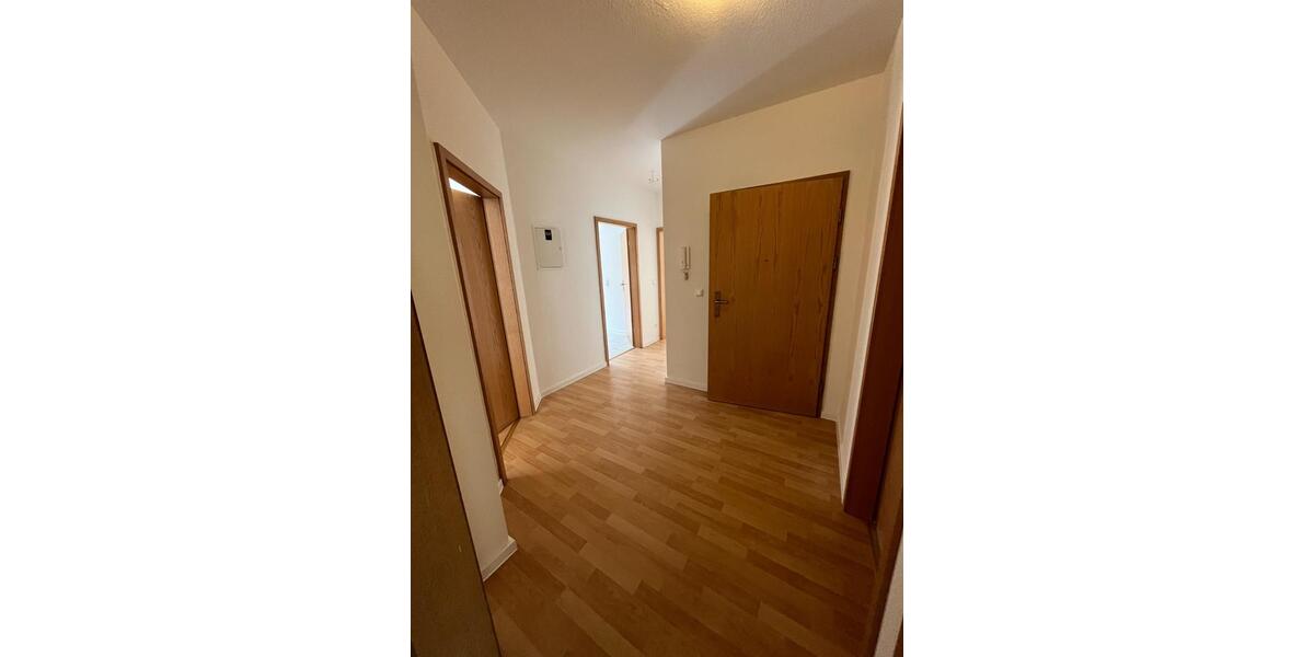Etagenwohnung Zwickau Zwickau-West - 4 Zimmer, 91 m&sup2;, 600&euro; | Angebot:25853166