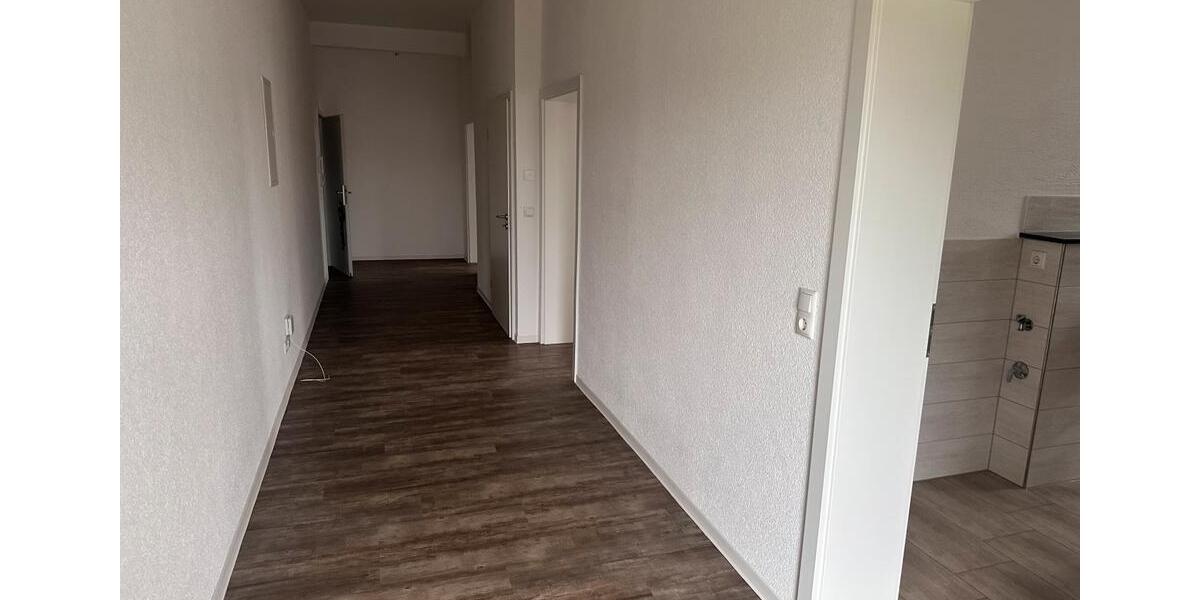 Etagenwohnung Meerane - 2 Zimmer, 89 m&sup2;, 668&euro; | Angebot:25381772