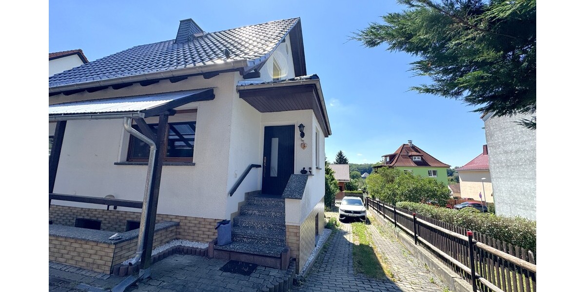 Großzügiges Einfamilienhaus mit Sauna, Sonnenterrasse und drei Garagen in Berga-Wünschendorf. - Einfamilienhaus Berga-Wünschendorf Wünschendorf | Angebot:27266296