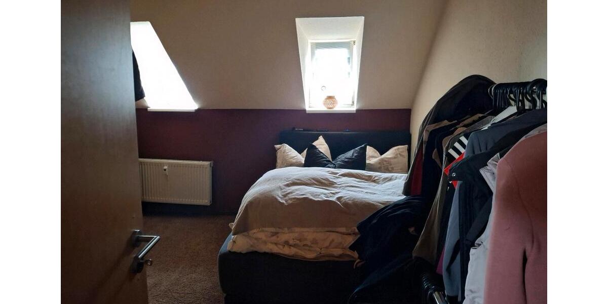 Dachgeschoßwohnung Netzschkau - 2.5 Zimmer, 75 m&sup2;, 390&euro; | Angebot:25161911