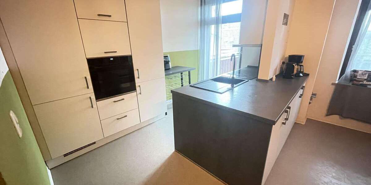 Etagenwohnung Zwickau Zwickau-Nord - 4 Zimmer, 140 m&sup2;, 760&euro; | Angebot:26625378