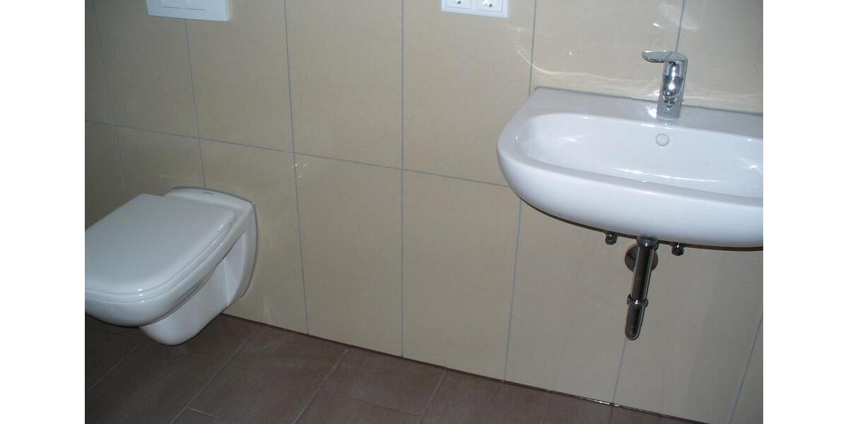 Etagenwohnung Limbach-Oberfrohna Oberfrohna - 3 Zimmer, 178 m&sup2;, 1.080&euro; | Angebot:24393508