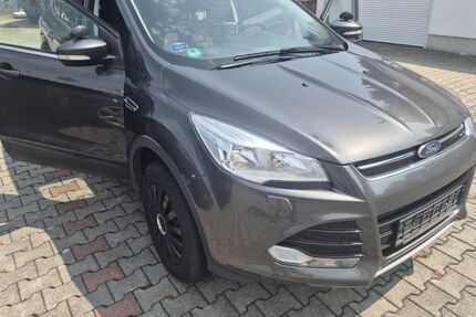 Ford Kuga 135.000 km 9.990 &euro; Limbach-Oberfrohna 09212