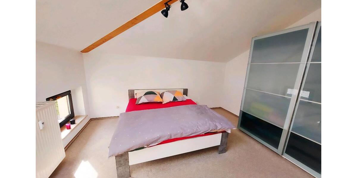 Dachgeschoßwohnung Reichenbach im Vogtland - 4.5 Zimmer, 127 m&sup2;, 610&euro; | Angebot:25275050
