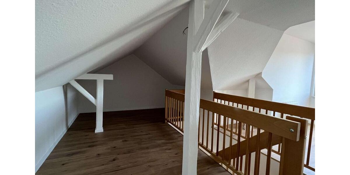 Dachgeschoßwohnung Zwickau - 3 Zimmer, 100 m&sup2;, 500&euro; | Angebot:20146802