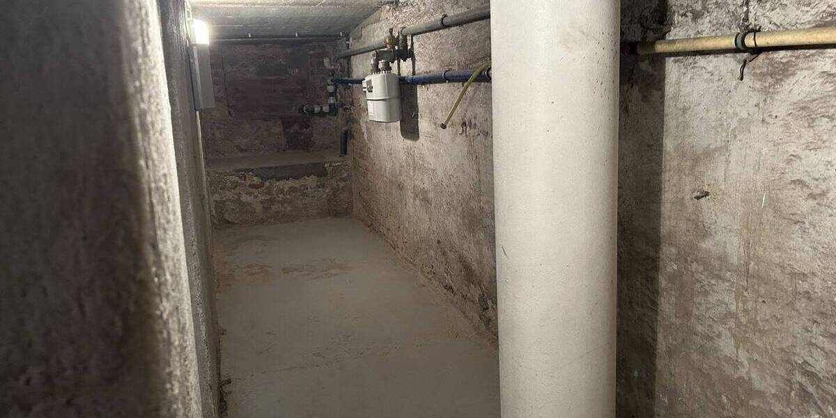 Etagenwohnung Zwickau Innenstadt - 3 Zimmer, 132 m&sup2;, 925&euro; | Angebot:25880935