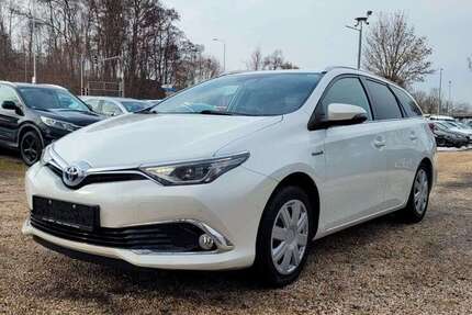 Toyota Auris 114.133 km 11.980 &euro; Zwickau 08056