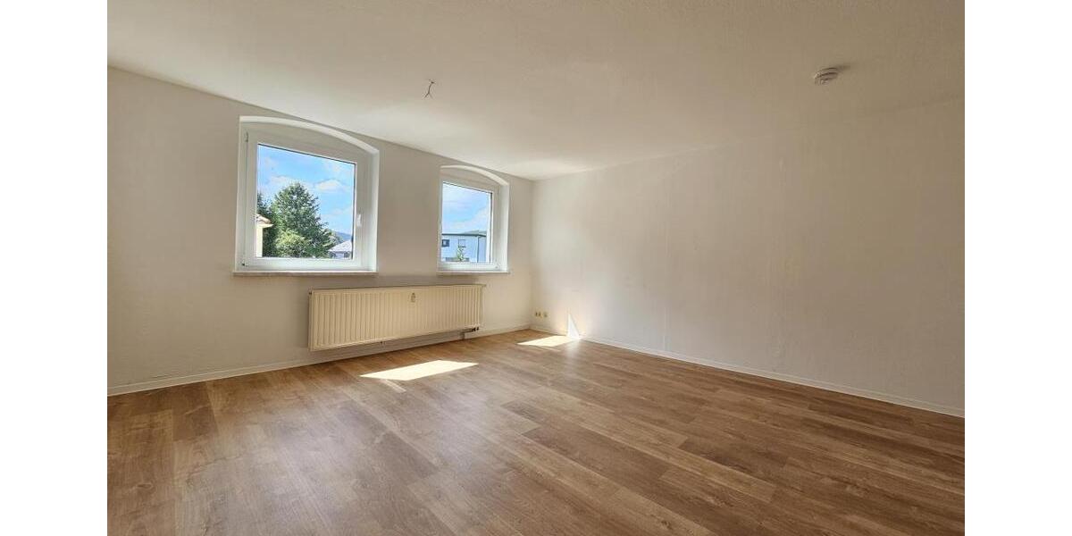 Dachgeschoßwohnung Aue-Bad Schlema Bad Schlema - 3 Zimmer, 84 m&sup2;, 463&euro; | Angebot:26251360