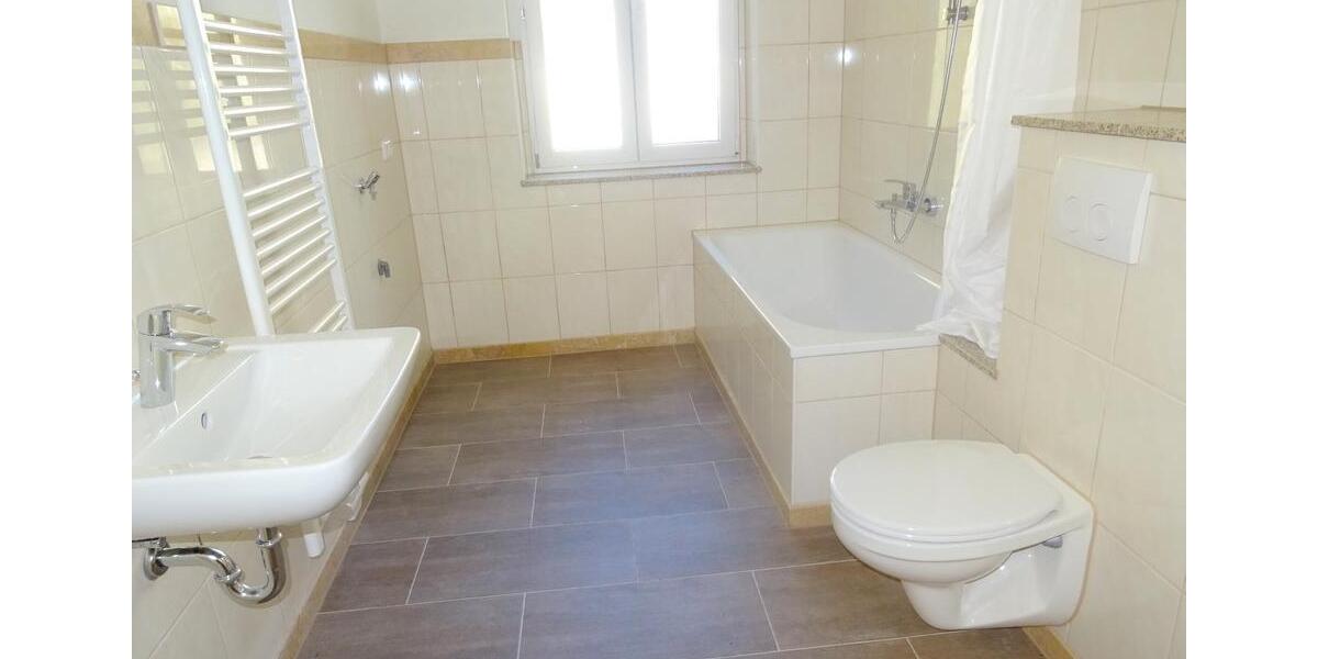 Etagenwohnung Werdau - 3 Zimmer, 90 m&sup2;, 515&euro; | Angebot:25428658