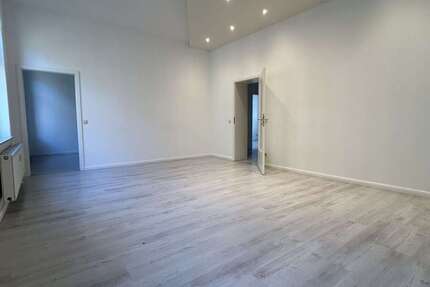 Wohnung Zwickau Mitte-Nord - 3 Zimmer, 75 m&sup2;, 450&euro; | Angebot:25931762