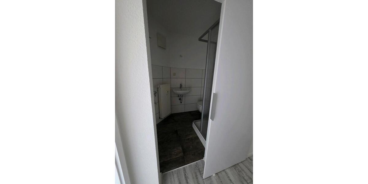 Etagenwohnung Greiz - 1 Zimmer, 24 m&sup2;, 240&euro; | Angebot:25871016