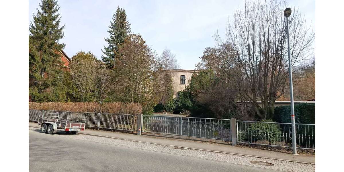 Einfamilienhaus Werdau - 10 Zimmer, 240 m&sup2;, 160.000&euro; | Angebot:25561452
