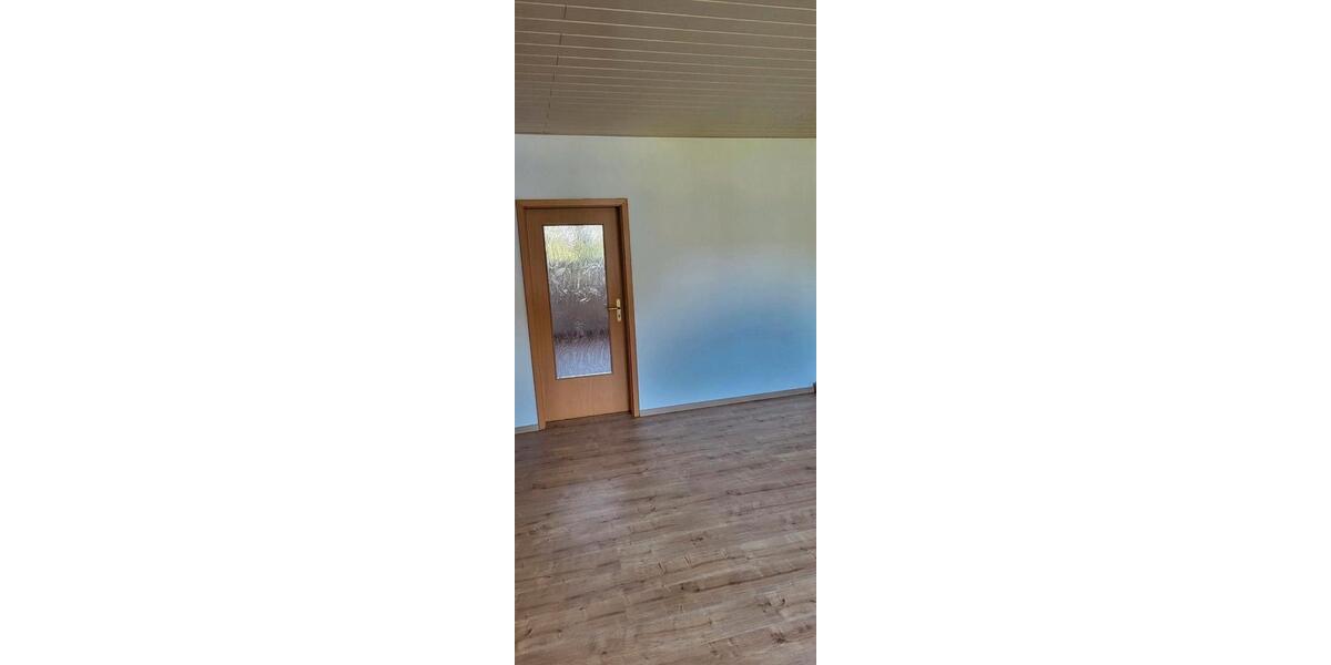 Dachgeschoßwohnung Oelsnitz (Erzgebirge) - 2 Zimmer, 350&euro; | Angebot:22129307