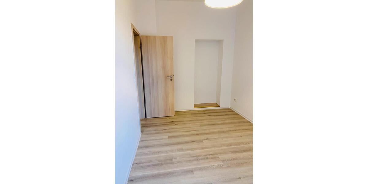 Etagenwohnung Schmölln - 2 Zimmer, 43 m&sup2;, 350&euro; | Angebot:25647948