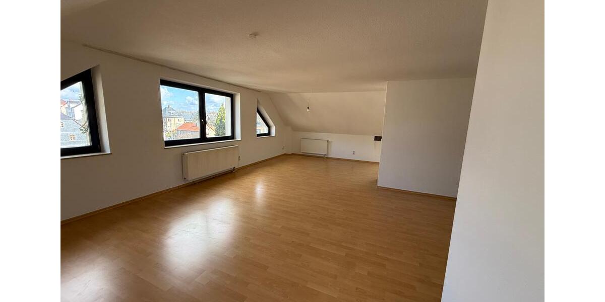Dachgeschoßwohnung Zwickau Zwickau-Nord - 3 Zimmer, 99 m&sup2;, 620&euro; | Angebot:25753769