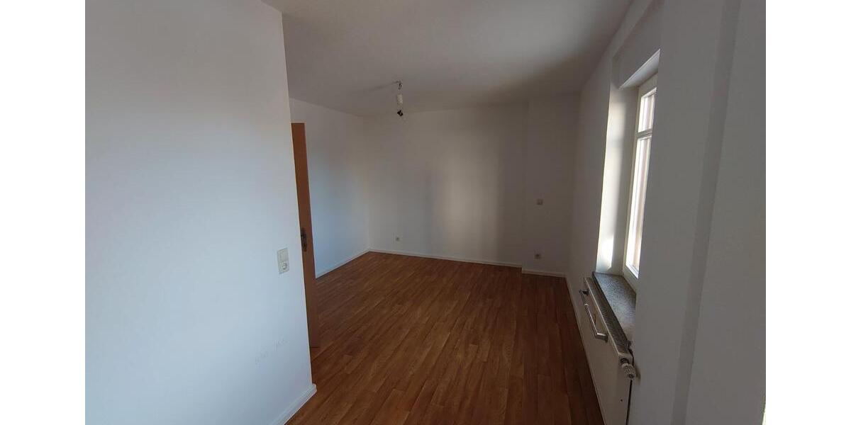 Erdgeschoßwohnung Hohenstein-Ernstthal Ernstthal - 2.5 Zimmer, 62 m&sup2;, 300&euro; | Angebot:26679894