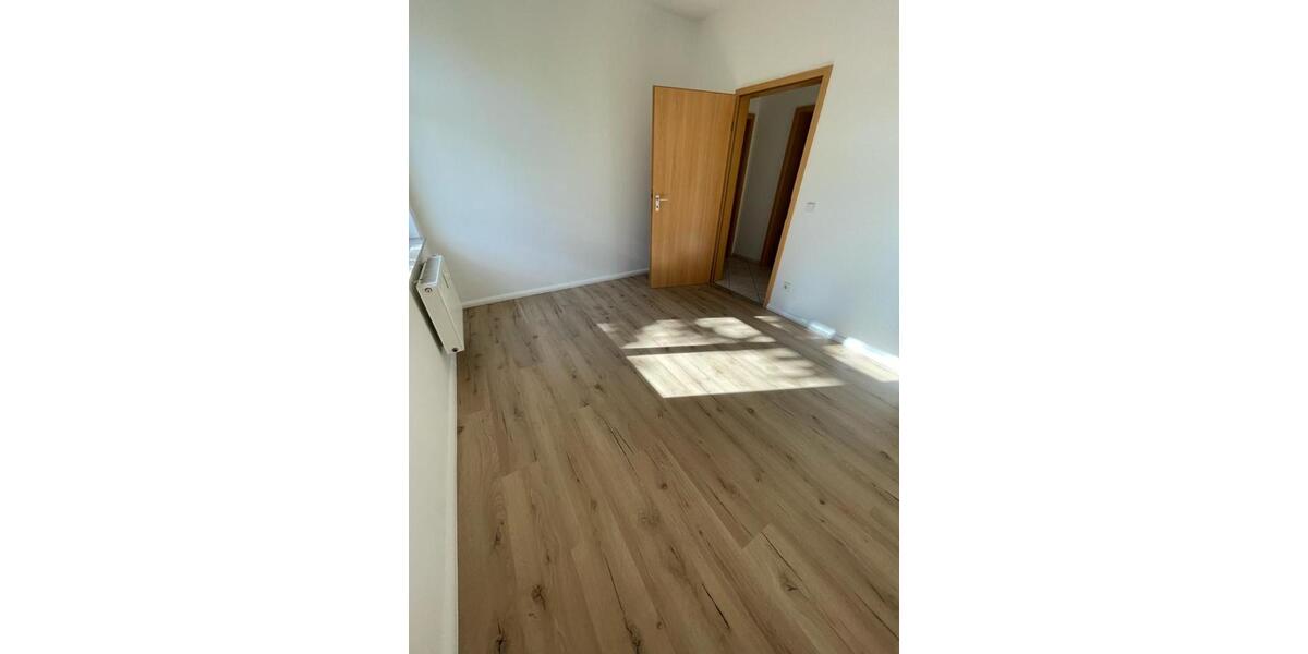 Hochparterre Hartmannsdorf - 3 Zimmer, 66 m&sup2;, 399&euro; | Angebot:25636229