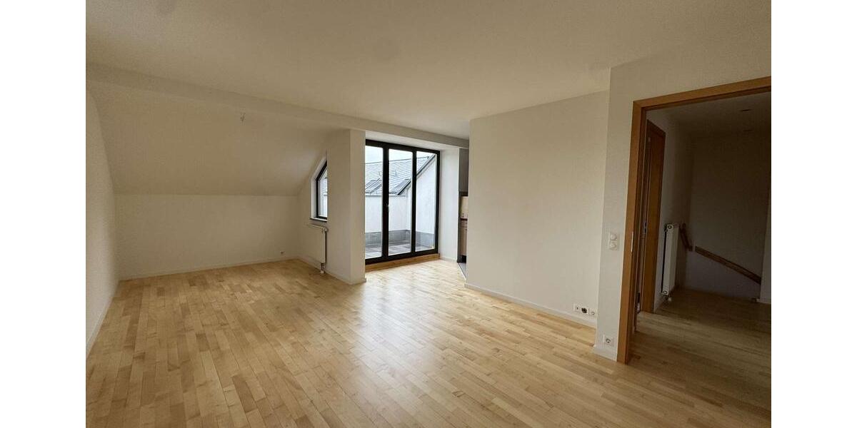 Dachgeschoßwohnung Zwickau - 3 Zimmer, 69 m&sup2;, 640&euro; | Angebot:25753391