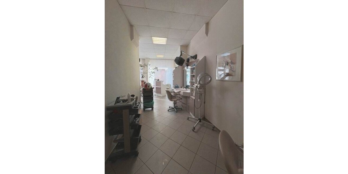 Ehemaliger Friseursalon flexibel nutzbar in Zwickau - Einfamilienhaus Zwickau | Angebot:25874276