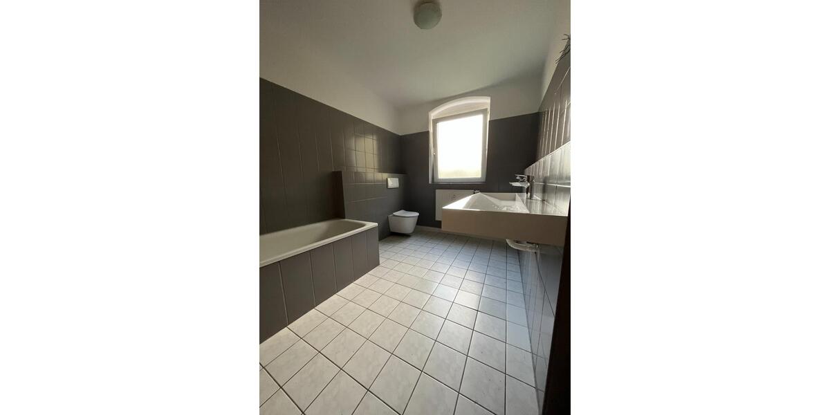 Etagenwohnung Zwickau Zwickau-West - 4 Zimmer, 91 m&sup2;, 600&euro; | Angebot:24865040