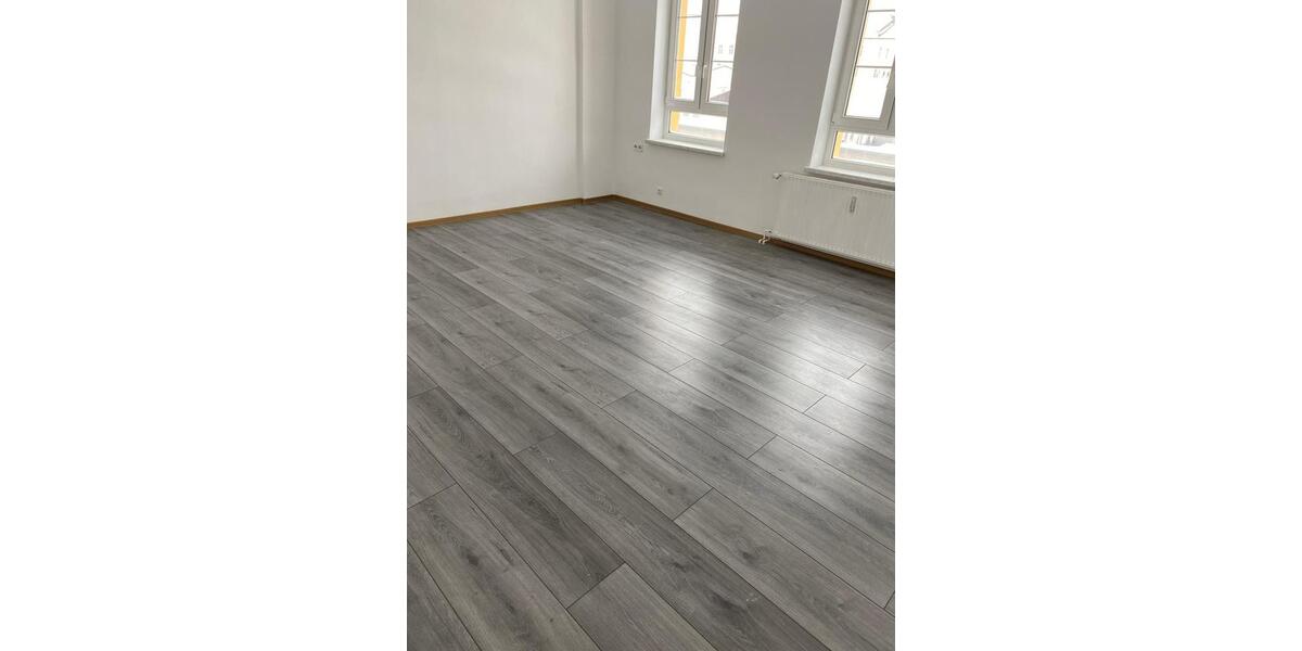 Etagenwohnung Glauchau - 4 Zimmer, 82 m&sup2;, 470&euro; | Angebot:24312491