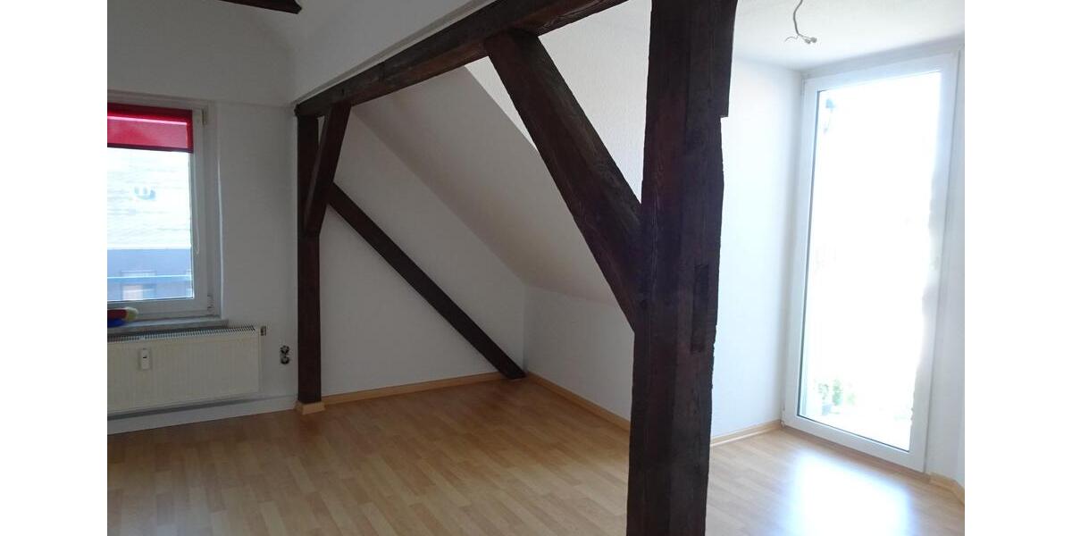 Dachgeschoßwohnung Zwickau Neuplanitz - 1 Zimmer, 50 m&sup2;, 300&euro; | Angebot:23727323