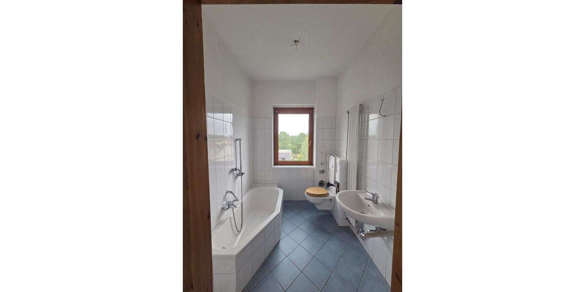 Etagenwohnung Meerane Crotenlaide - 3 Zimmer, 80 m&sup2;, 440&euro; | Angebot:25908500