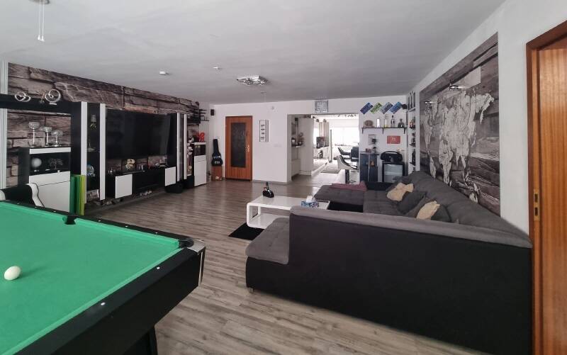 Reihenmittelhaus Crimmitschau - 6 Zimmer, 206 m&sup2;, 259.000&euro; | Angebot:25926457