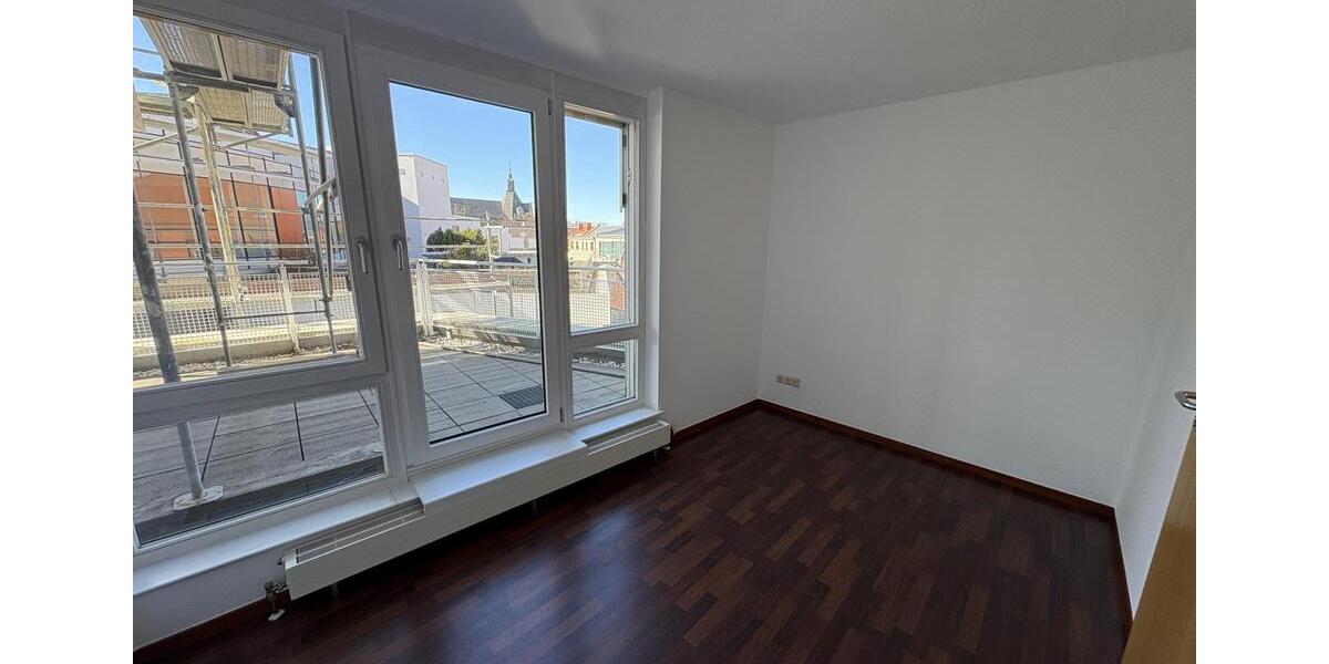 Etagenwohnung Zwickau - 4 Zimmer, 124 m&sup2;, 860&euro; | Angebot:25547266