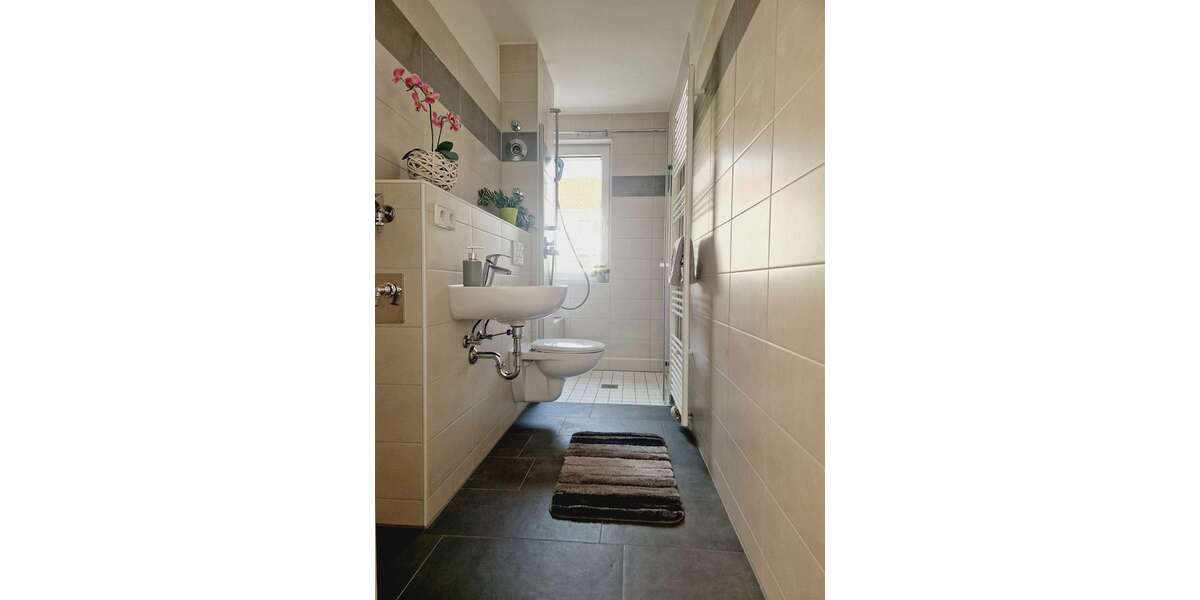 Etagenwohnung Glauchau - 3 Zimmer, 56 m&sup2;, 400&euro; | Angebot:25875718