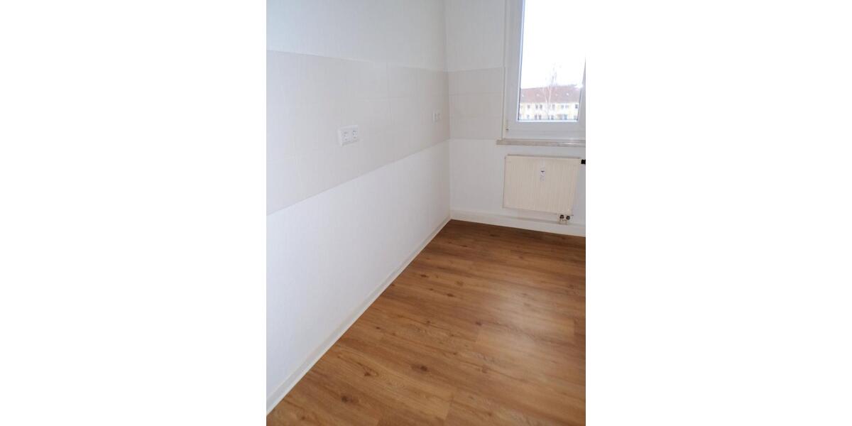 Etagenwohnung Werdau - 3 Zimmer, 59 m&sup2;, 340&euro; | Angebot:25428643