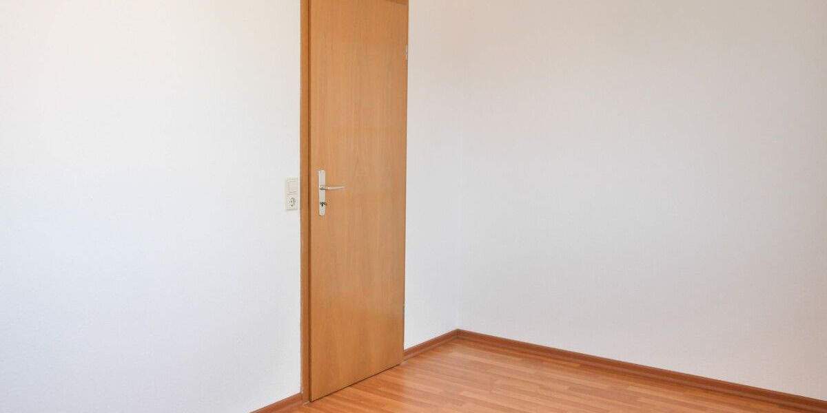 Etagenwohnung Limbach-Oberfrohna Oberfrohna - 3 Zimmer, 75 m&sup2;, 79.900&euro; | Angebot:25744580