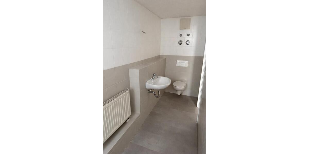 Dachgeschoßwohnung Lichtenstein (Sachsen) - 3.5 Zimmer, 76 m&sup2;, 460&euro; | Angebot:25902789