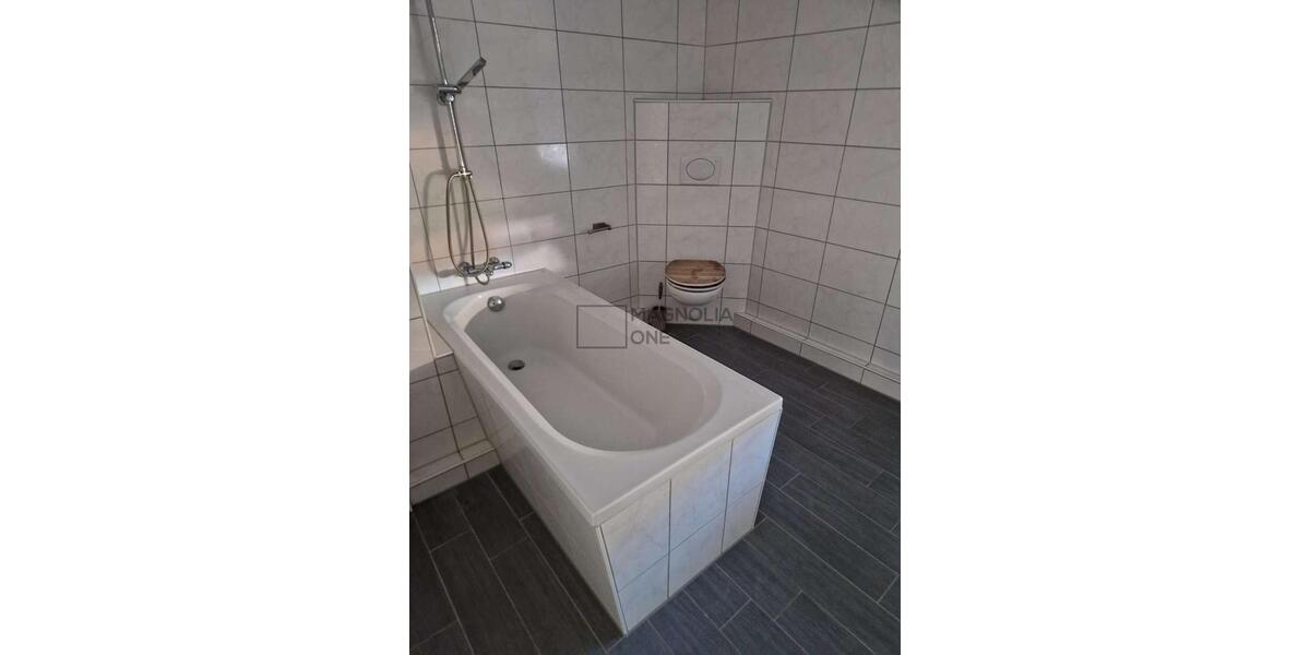 Etagenwohnung Gößnitz - 4 Zimmer, 101 m&sup2;, 620&euro; | Angebot:22260220
