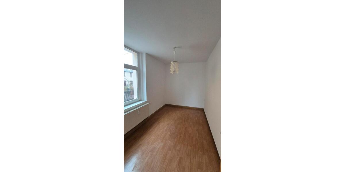 Erdgeschoßwohnung Crimmitschau - 2 Zimmer, 52 m&sup2;, 360&euro; | Angebot:25180315