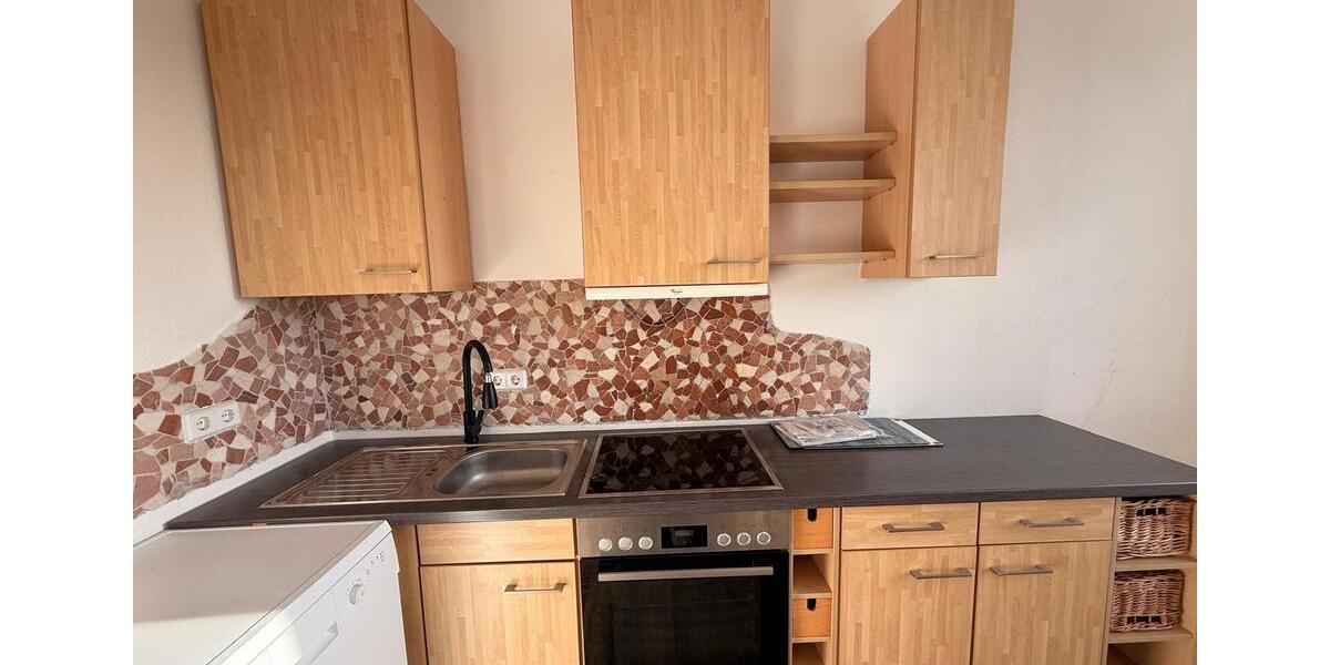 Dachgeschoßwohnung Oelsnitz (Erzgebirge) - 3 Zimmer, 88 m&sup2;, 484&euro; | Angebot:25881004