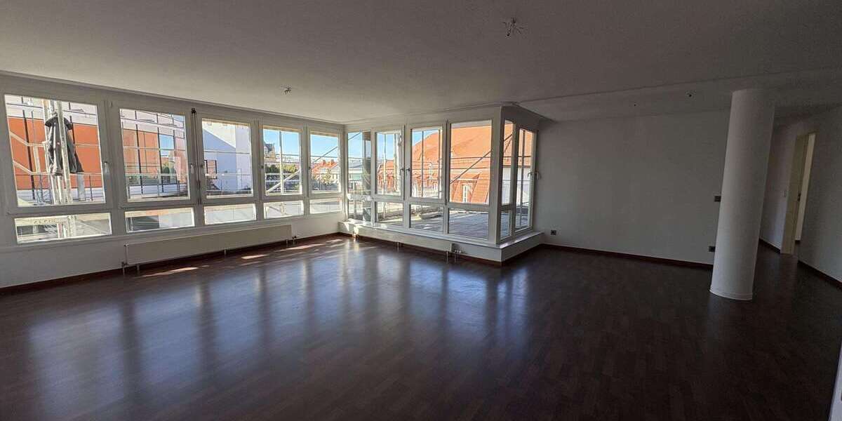 Etagenwohnung Zwickau Schedewitz - 4 Zimmer, 124 m&sup2;, 860&euro; | Angebot:25563757