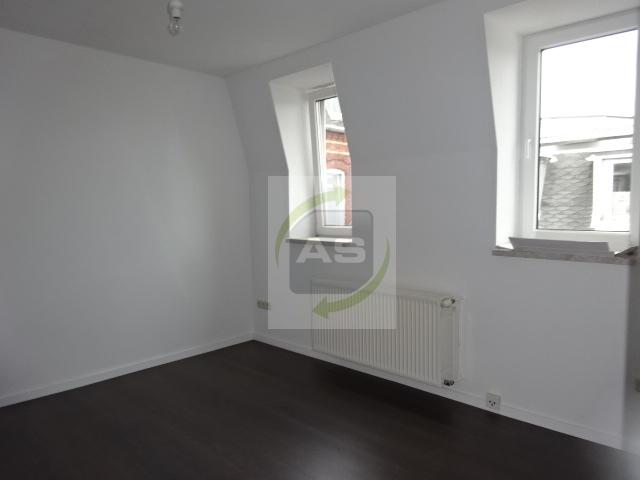 Dachgeschoßwohnung Zwickau - 2 Zimmer, 66 m&sup2;, 355&euro; | Angebot:24395223