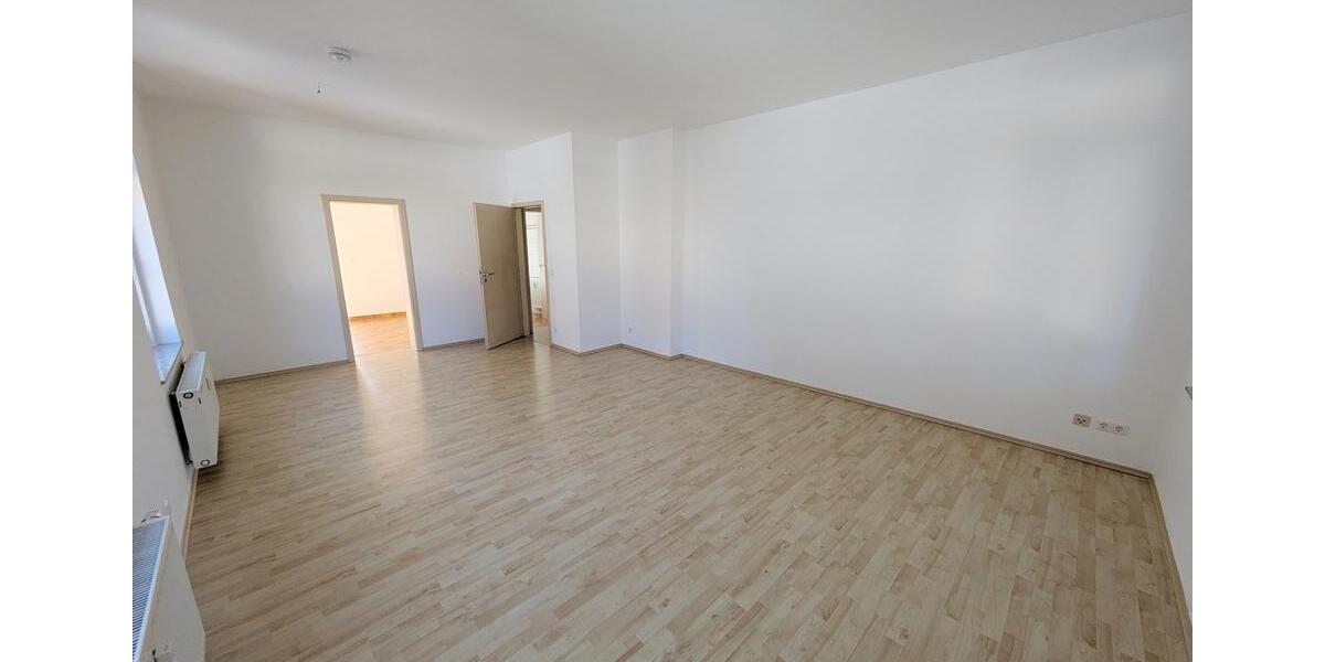 Etagenwohnung Zwickau Zwickau-Nord - 3 Zimmer, 94 m&sup2;, 560&euro; | Angebot:25945634