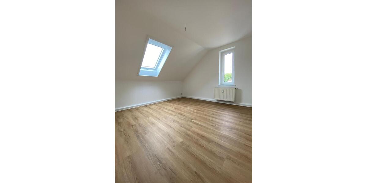 Dachgeschoßwohnung Schönheide - 2 Zimmer, 53 m&sup2;, 424&euro; | Angebot:25381771