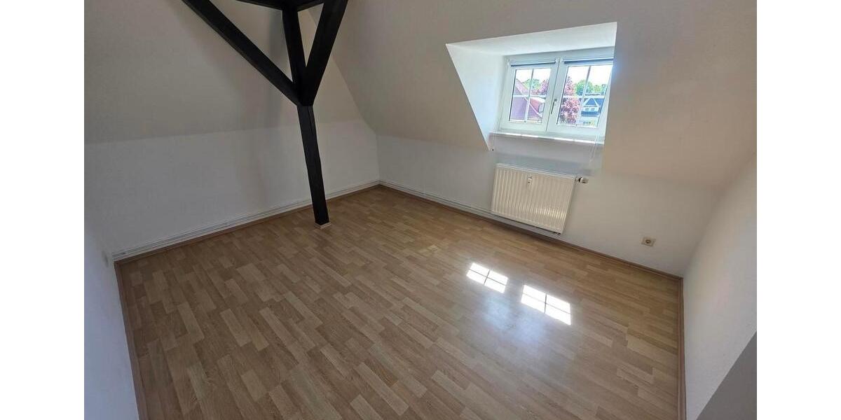 Etagenwohnung Glauchau - 3 Zimmer, 65 m&sup2;, 388&euro; | Angebot:26635756