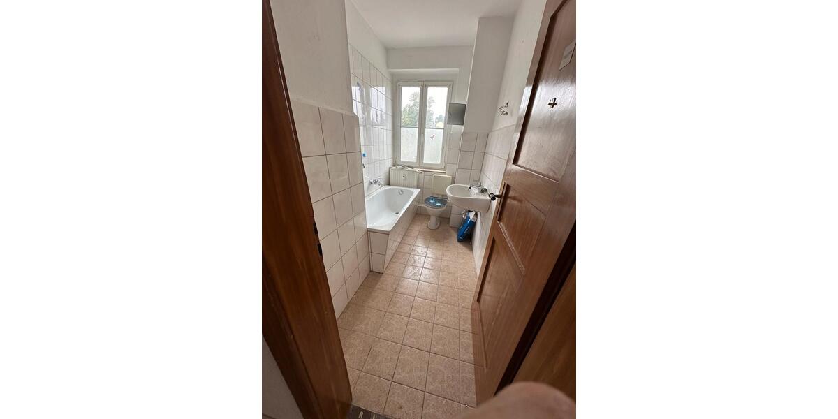 Etagenwohnung Elsterberg - 3 Zimmer, 67 m&sup2;, 300&euro; | Angebot:25904175