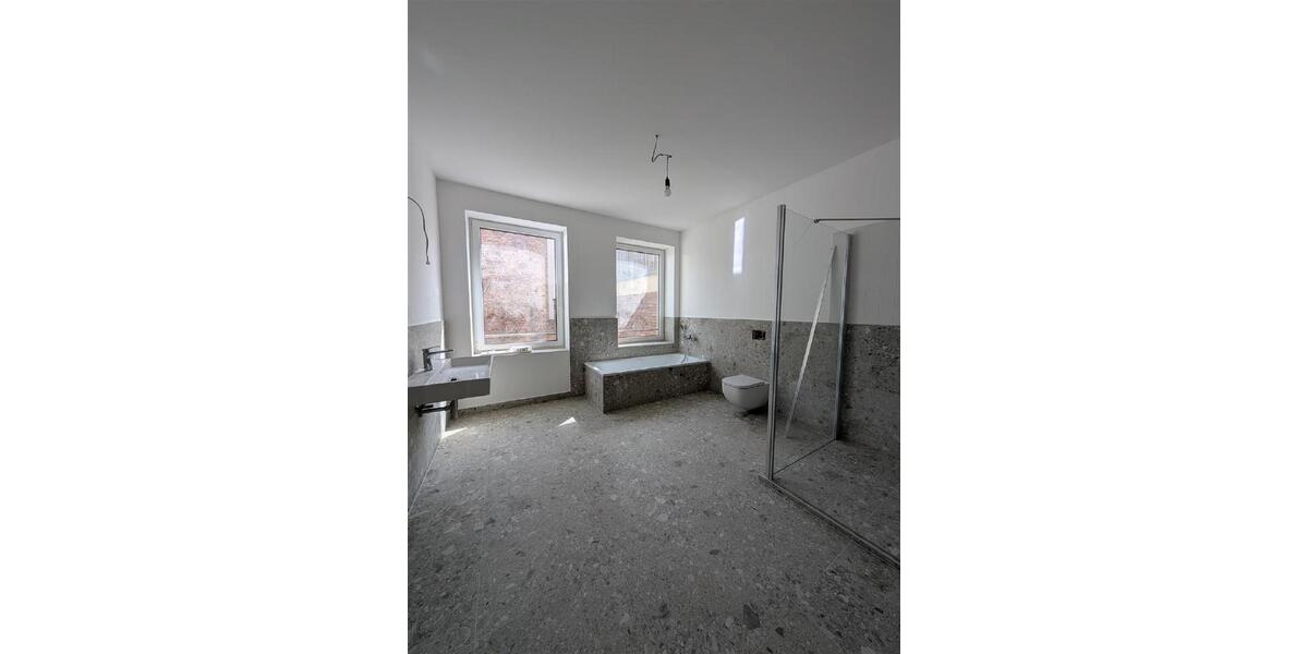 Maisonettenwohnung Zwickau - 5 Zimmer, 175 m&sup2;, 1.300&euro; | Angebot:26621738
