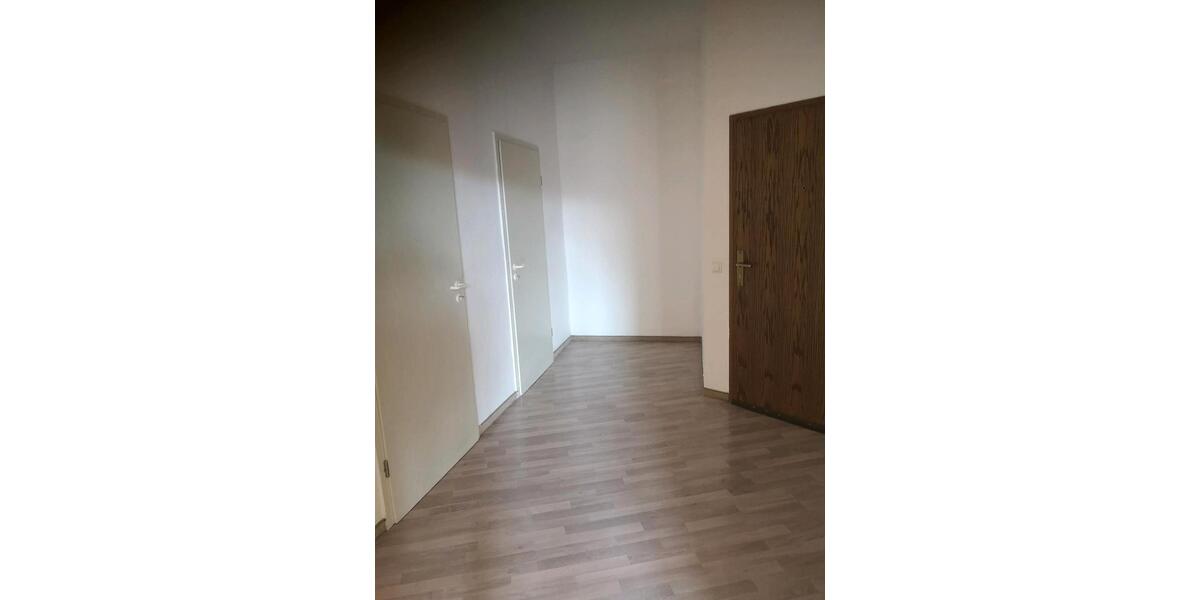 Etagenwohnung Lößnitz - 4 Zimmer, 90 m&sup2;, 750&euro; | Angebot:25790615