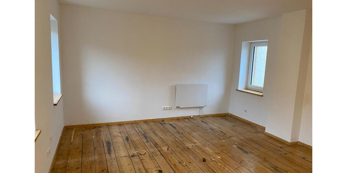 Etagenwohnung Greiz - 2 Zimmer, 67 m&sup2;, 300&euro; | Angebot:25840625